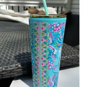 Lilly Pulitzer blue plastic water bottle, tumbler with straw and lid